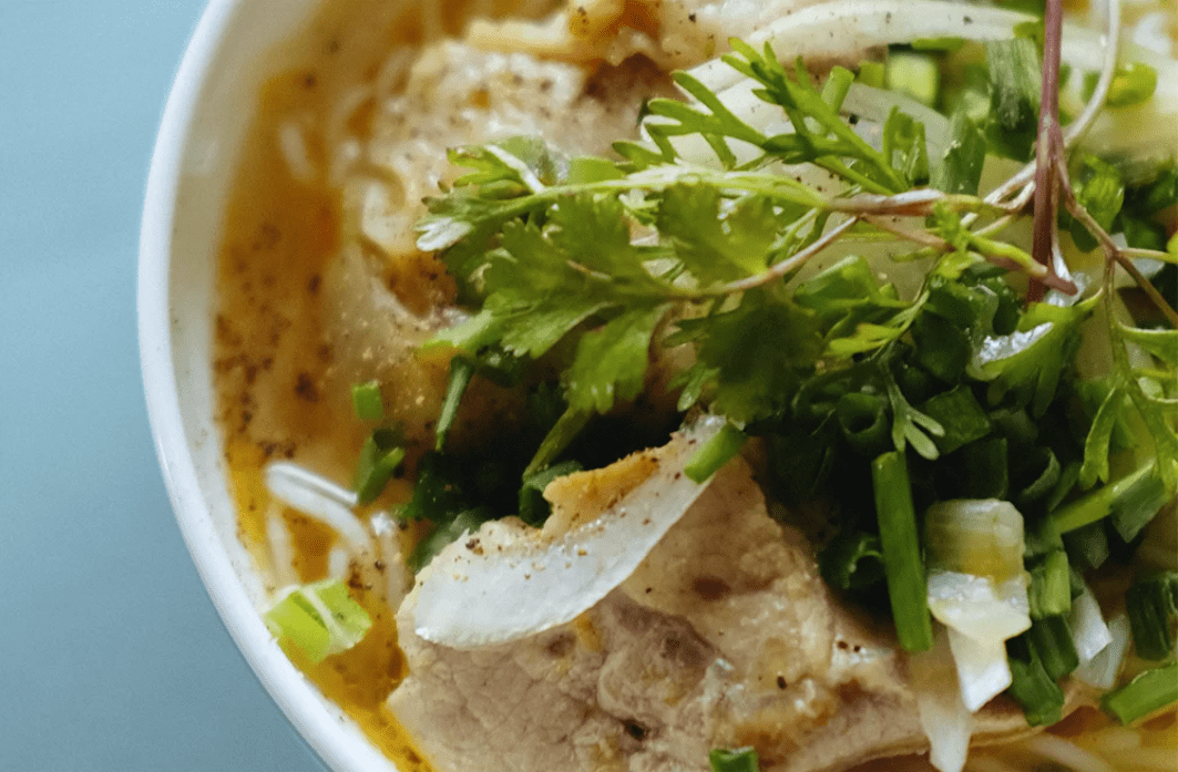 Chicken soup - Dom Kaah Gai - HOT WOK